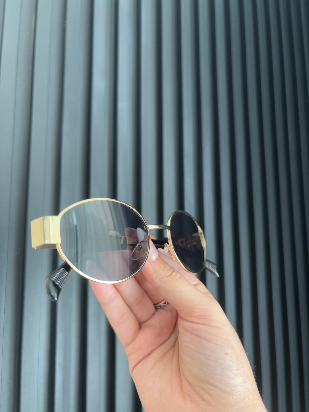 SUNGLASSES MOSCÚ