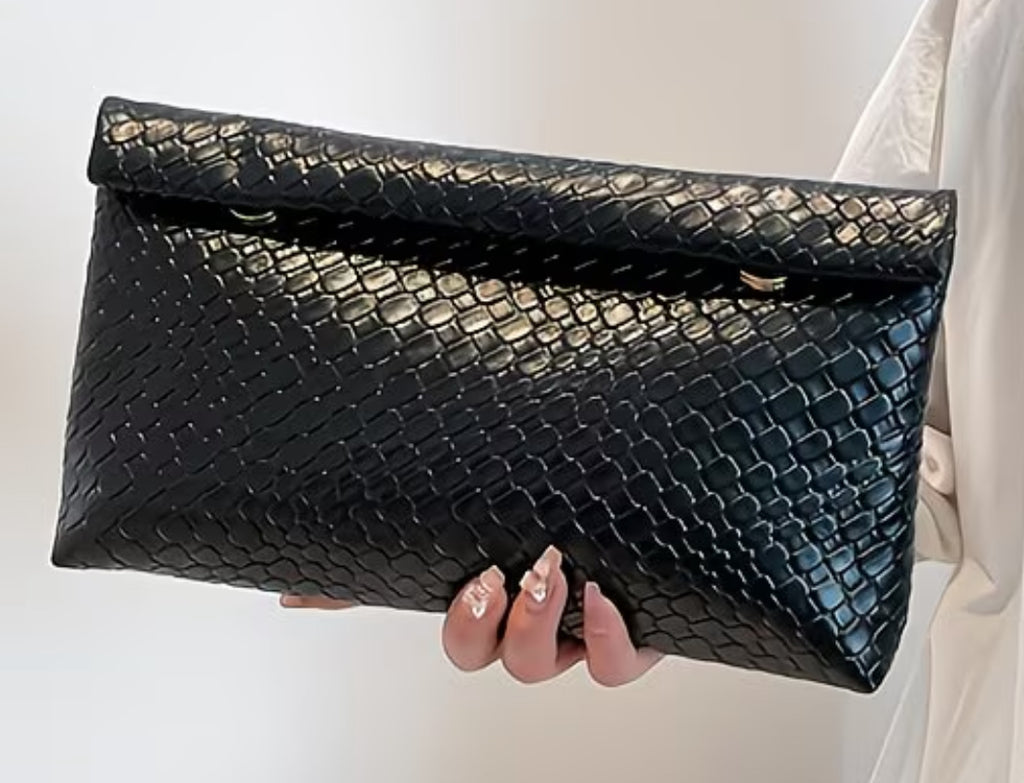 KAROLA CLUTCH