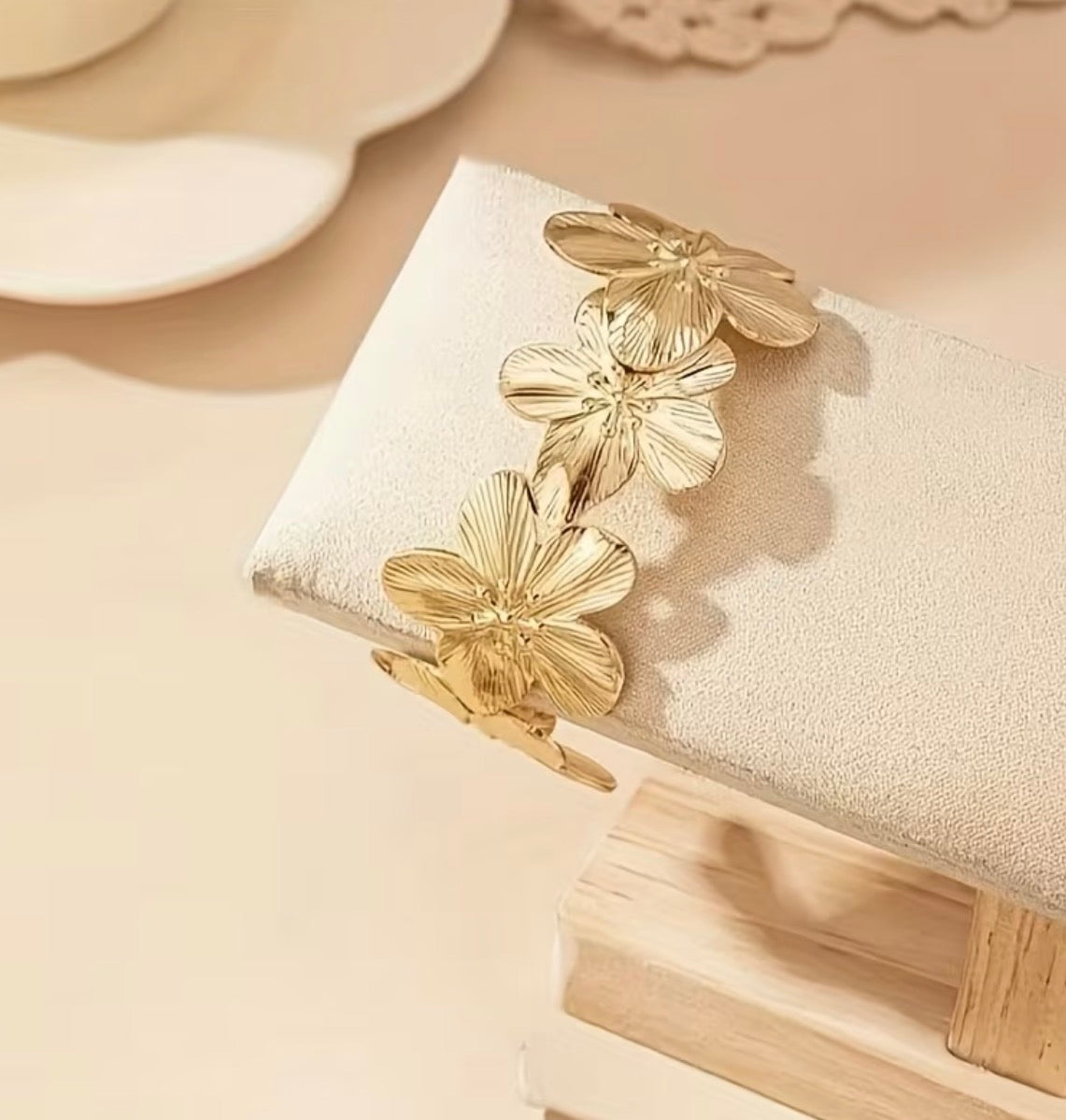 FLOWER BANGLE
